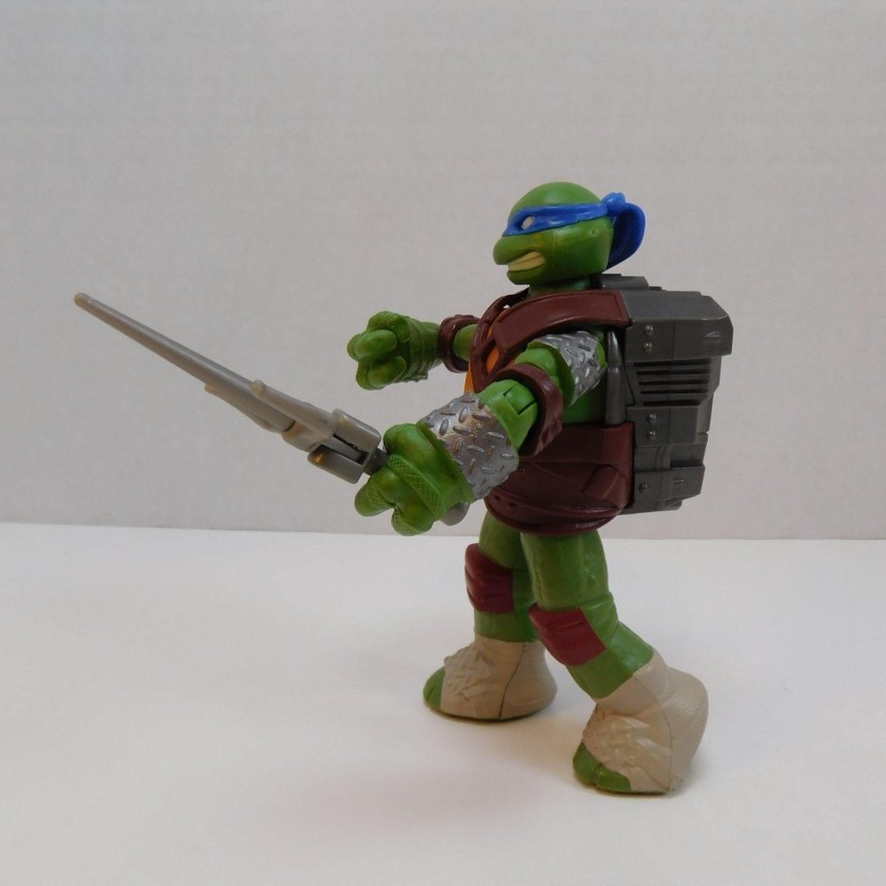 2012 Viacom Playmates 6" Leonardo TMNT Action Figure Turtle Collectible W Weapon - Picture 2 of 6